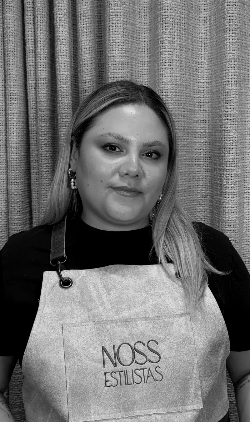 Astrid Valeen, colorista de NOSS Estilistas