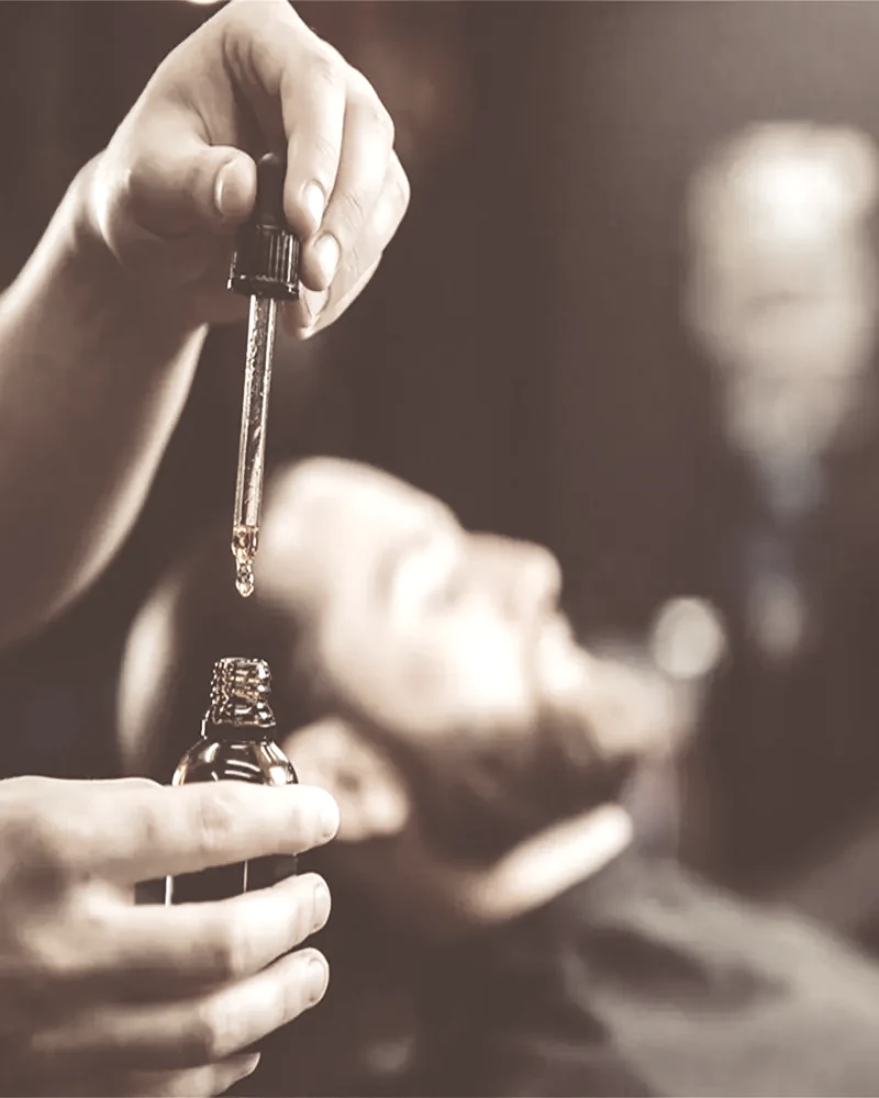 Camuflaje de canas en la barba en NOSS Estilistas